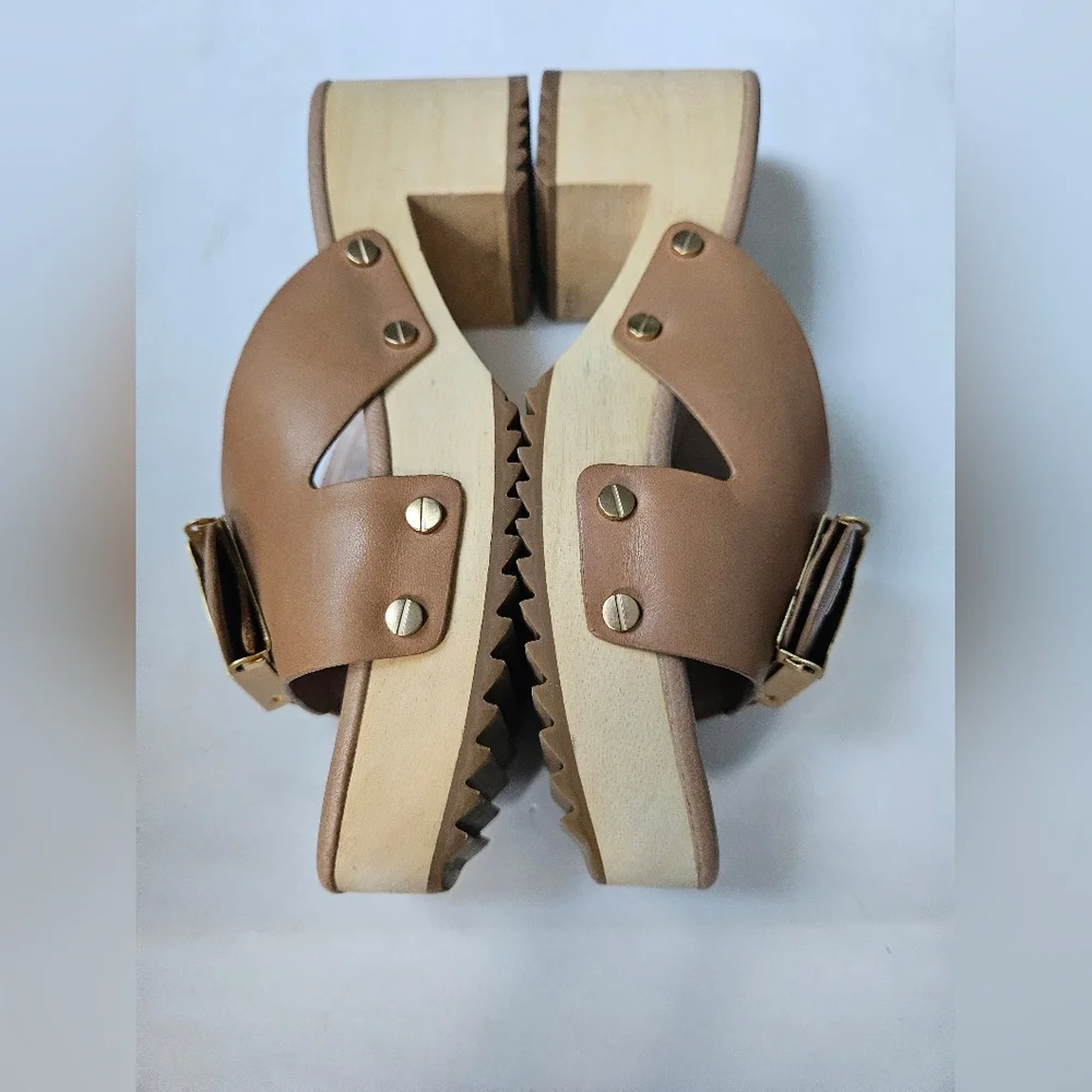 Dr. Scholl's Tan Sandals with Leather Straps and Wooden Sole - Picture 10 of 14